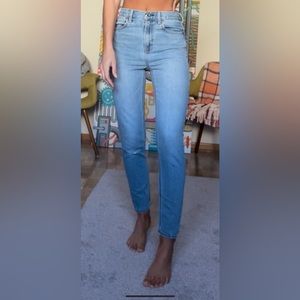 American Eagle Mom Jean